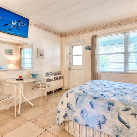 Tropic Terrace #16 - Beachfront Rental Apts St. Pete Beach Kültér fotó