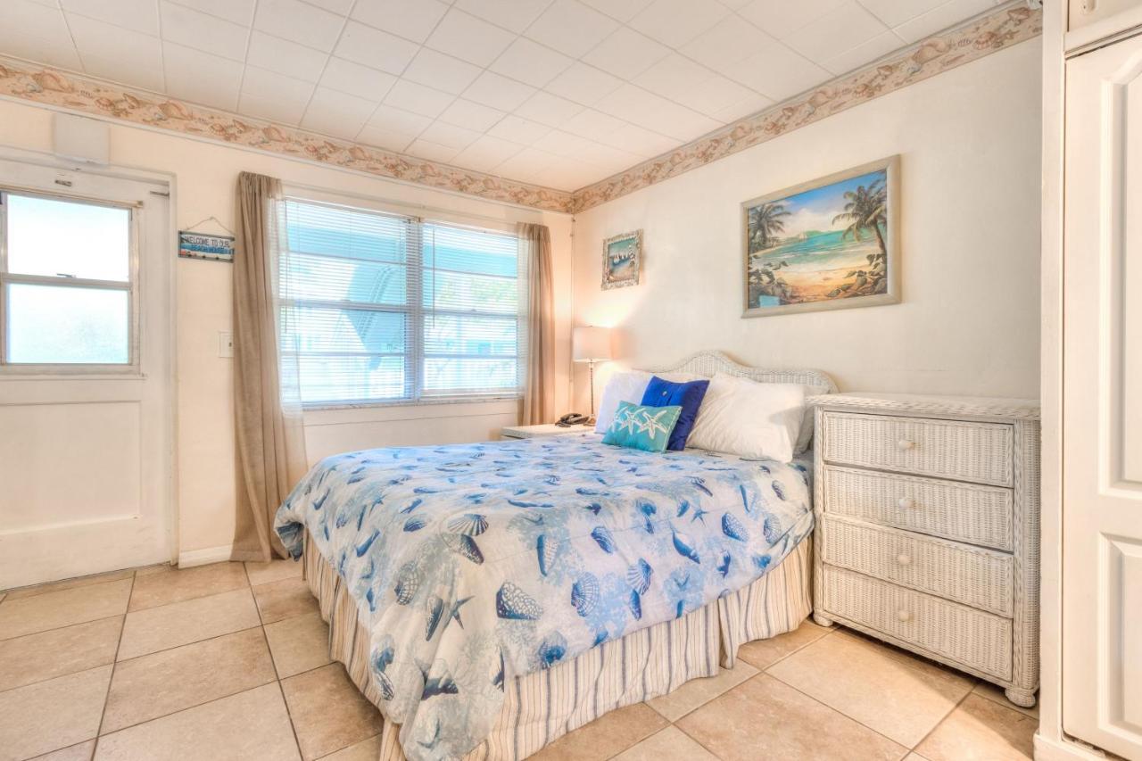 Tropic Terrace #16 - Beachfront Rental Apts St. Pete Beach Kültér fotó